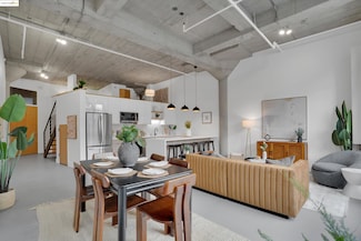 255 3rd St Unit 208, Oakland, CA 94607