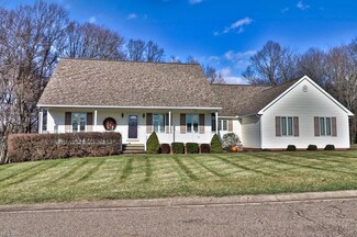 812 Sara Dr, Coshocton, OH 43812