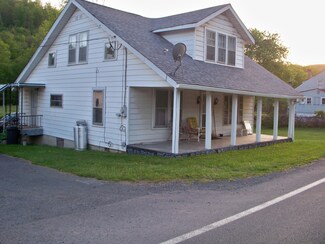 5104 Midland Trail W, CharMcO, WV 25958