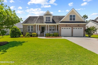 417 Meadowland Cir, Maple Hill, NC 28454