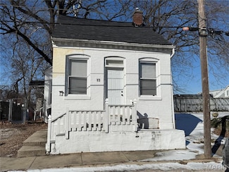 13 S 16th St, Belleville, IL 62220