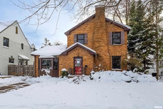 3019 E 18th St, Davenport, IA 52803