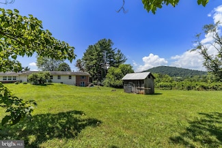 13415 Crest Hill Rd, Flint Hill, VA 22627