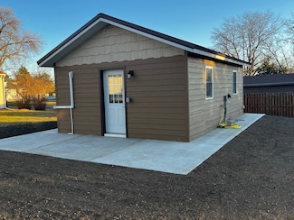 1 N Main St, Colome, SD 57528
