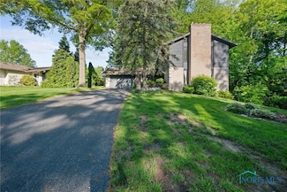 2944 Plumbrook Dr, Maumee, OH 43537