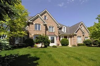 5N580 Fairway Dr, Saint Charles, IL 60175