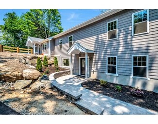 51 N Main St Unit 51, Middleton, MA 01949