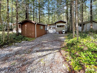 51 4 Branch Cir, Deming, WA 98244