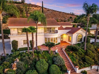2572 Sunset Dr, Riverside, CA 92506