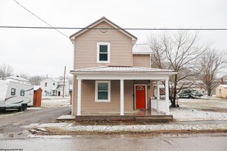 286 Maple Ave, Philippi, WV 26416