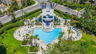 307 N Singingwood St Unit 32, Orange, CA 92869