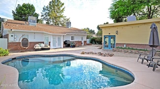 2541 E Kleindale Rd, Tucson, AZ 85716