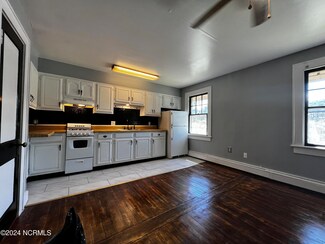 1221 Riverside Ave Unit 2b, Elizabeth City, NC 27909