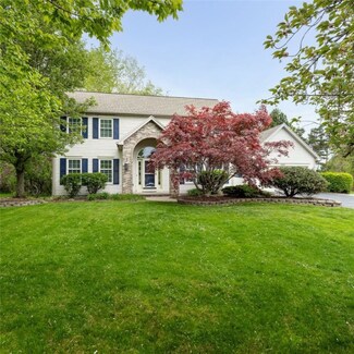 1402 Viking Cir, Webster, NY 14580