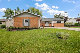 911 Cherokee Dr, Darien, IL 60561