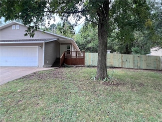 823 N Lola Ln, Fayetteville, AR 72701