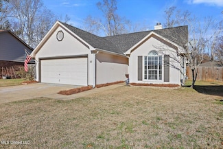 82 Lamplighter Rd, Pearl, MS 39208