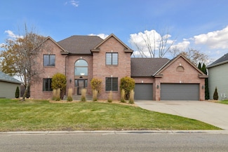 248 Meadowood Ln, Saint Paul, MN 55127