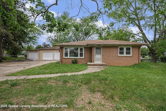 325 N Creyts Rd, Lansing, MI 48917