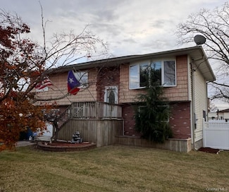 928 Peconic Ave, West Babylon, NY 11704