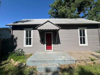 611 Spruce St, Halstead, KS 67056
