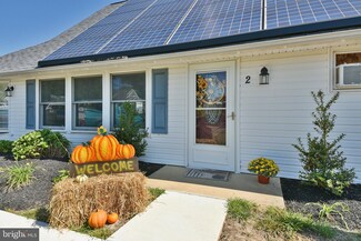 2 Crestwood Rd, Levittown, PA 19057