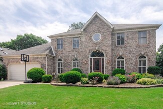 1508 Meadowland Dr, Naperville, IL 60540