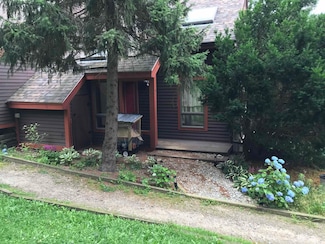 27 Mountainside Ln Unit 5, Francestown, NH 03043