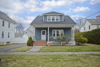 31 Saratoga Ave, Chicopee, MA 01013