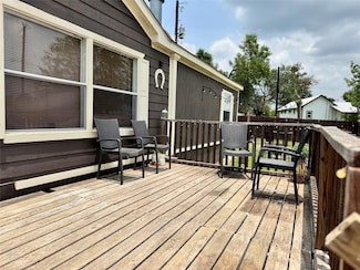 179 Sierra Rosa Dr, Cedar Creek, TX 78612