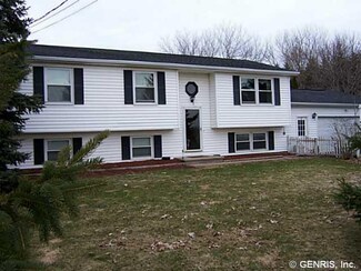 7307 Randall Rd, Le Roy, NY 14482