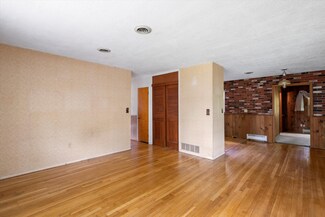 245 Ocean Rd, Portsmouth, NH 03801