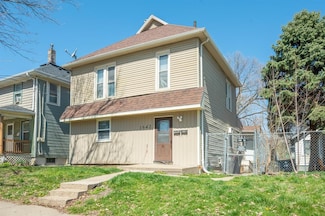 1642 E Grand Ave, Des Moines, IA 50316