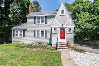 847 Worcester St, Wellesley Hills, MA 02481