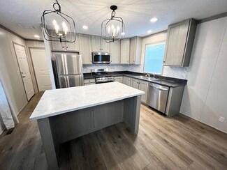 25766 Nuway Ave Unit 165, Warren, MI 48091