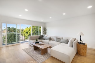 3695 Linden Ave Unit 10C, Long Beach, CA 90807