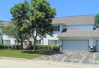 4747 S Forest Point Blvd, New Berlin, WI 53151