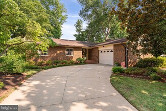 15835 Vista Dr, Dumfries, VA 22025