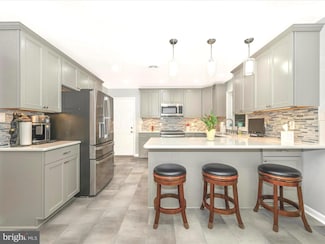 22048 Holiday Dr, Smithsburg, MD 21783