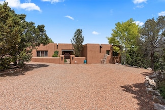 1203 Sierra Del Este, Santa Fe, NM 87501