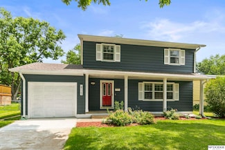 4715 Parkview Dr, Omaha, NE 68134