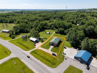 960 State Highway B, Elsberry, MO 63343