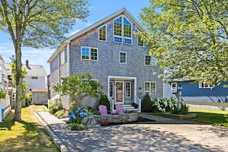 106 S Tibbetts Ave, Wells, ME 04090