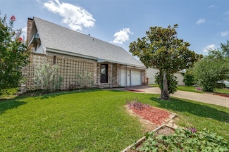 1210 Mcham St, Irving, TX 75062