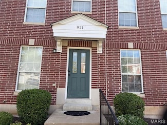 911 Rolling Thunder Dr, O Fallon, MO 63368