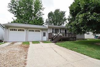 311 11th Ave NW, Independence, IA 50644