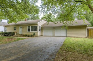 4810 Belinder Ct, Westwood, KS 66205