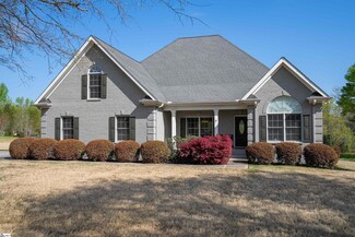 17 Caroline Dr, Taylors, SC 29687