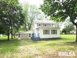 302 S Hickory St, Wenona, IL 61377