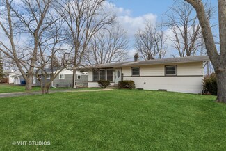 5357 Westview Ln, Lisle, IL 60532